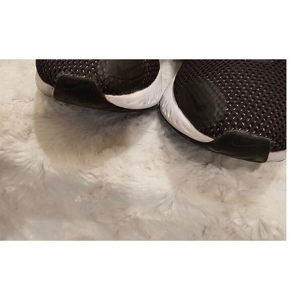 Nike Women's Renew Run Black Volt Glacier Ice Sneakers Size 10 - Picture 4 of 9